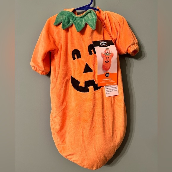 0-6 months infant pumpkin outfit NWT Hyde and Eek - Picture 1 of 3